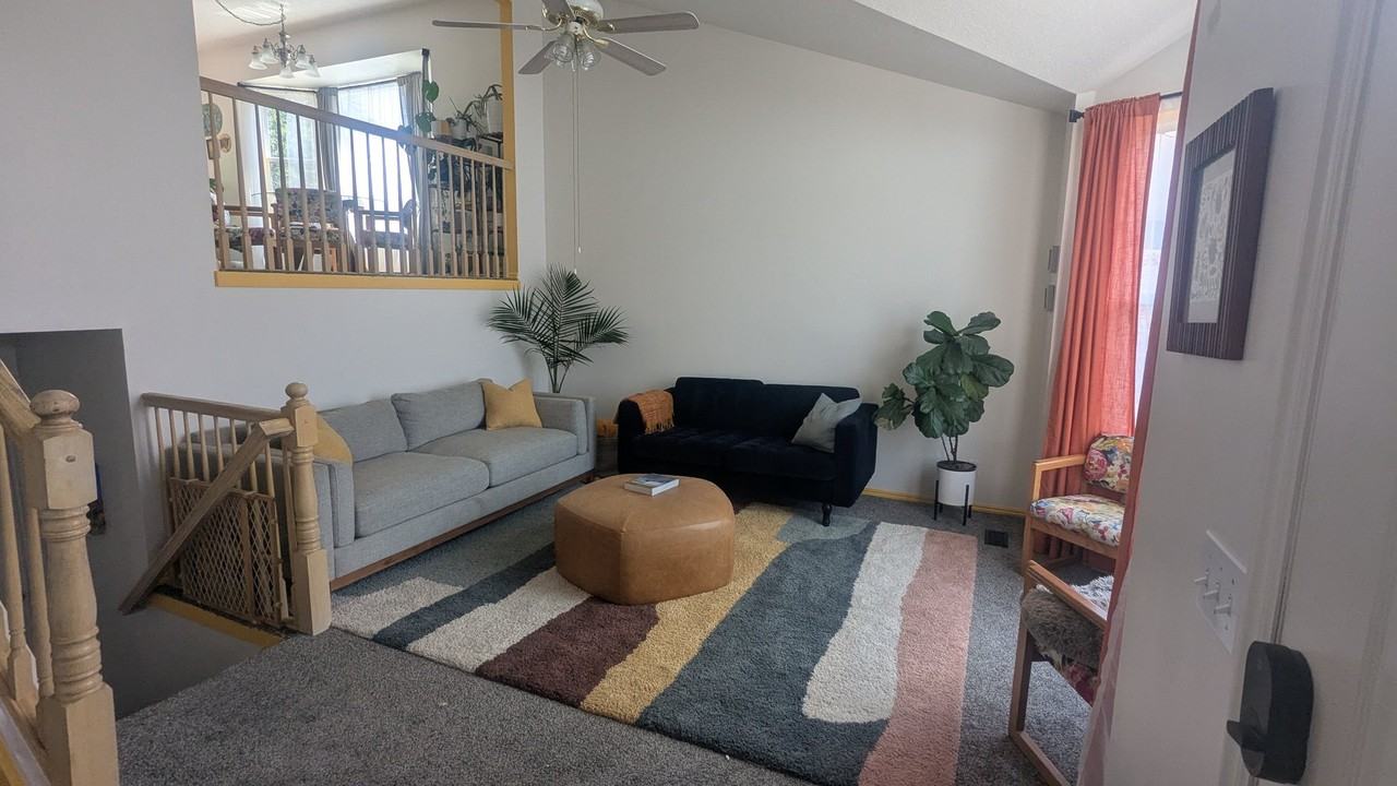 5557 S Walden Glen Dr - Photo 2 of 11