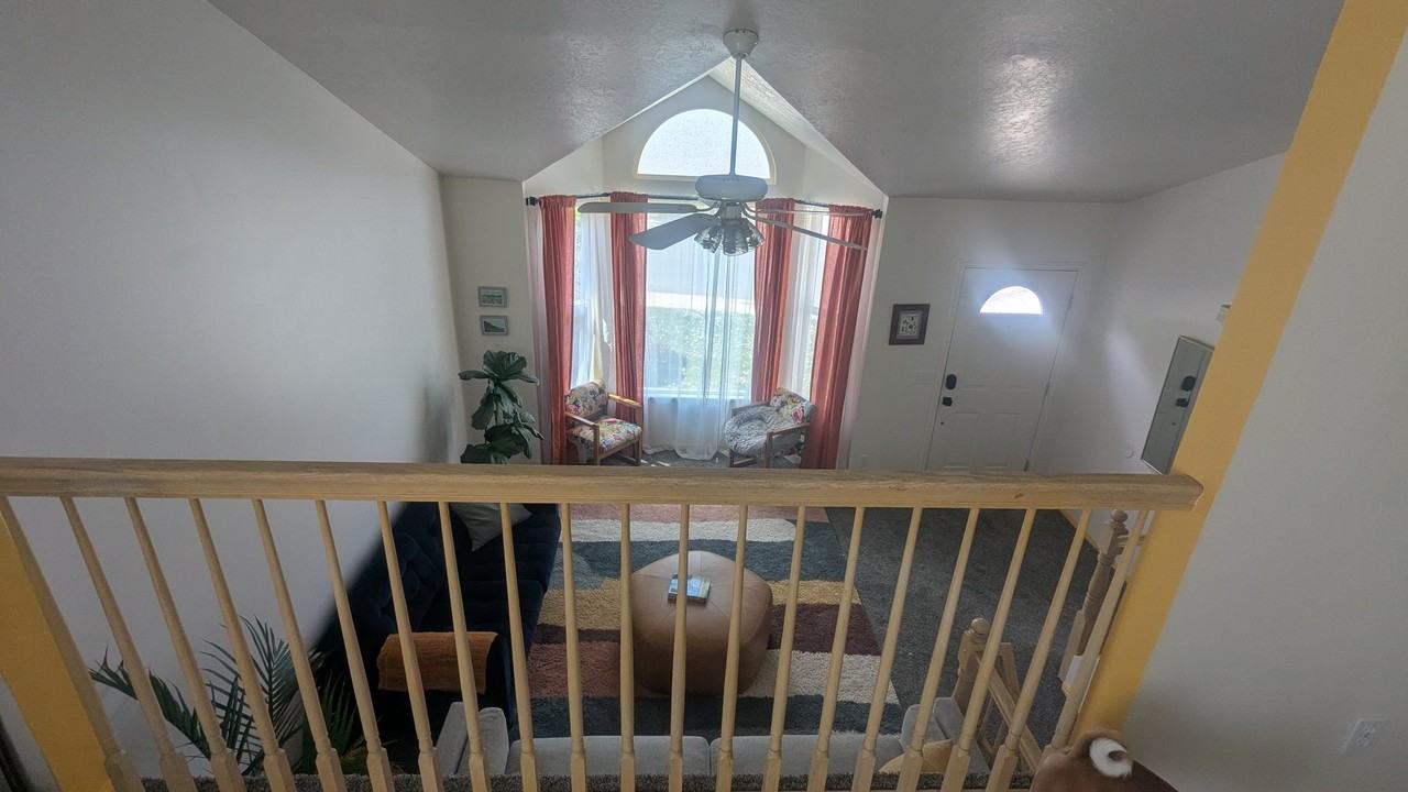 5557 S Walden Glen Dr - Photo 4 of 11