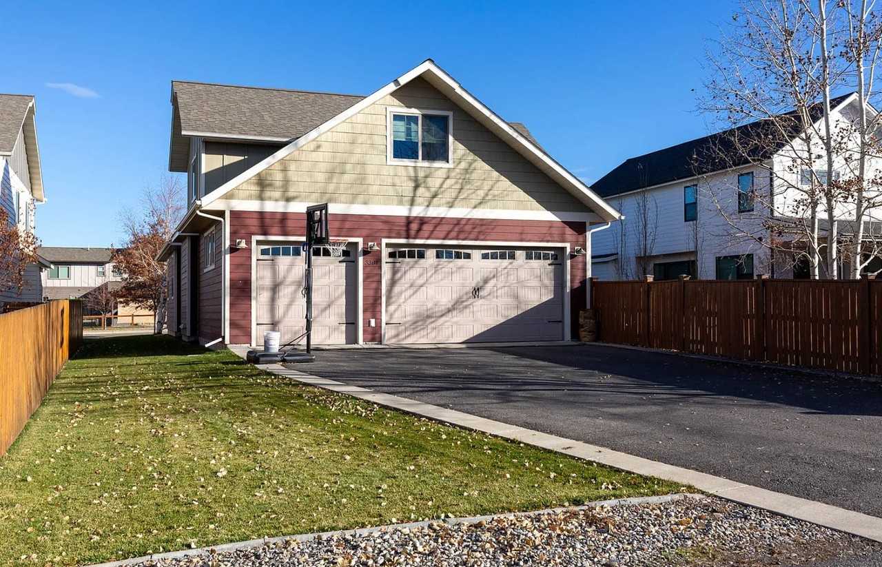 3381 S 27th Ave - Photo 2 of 17