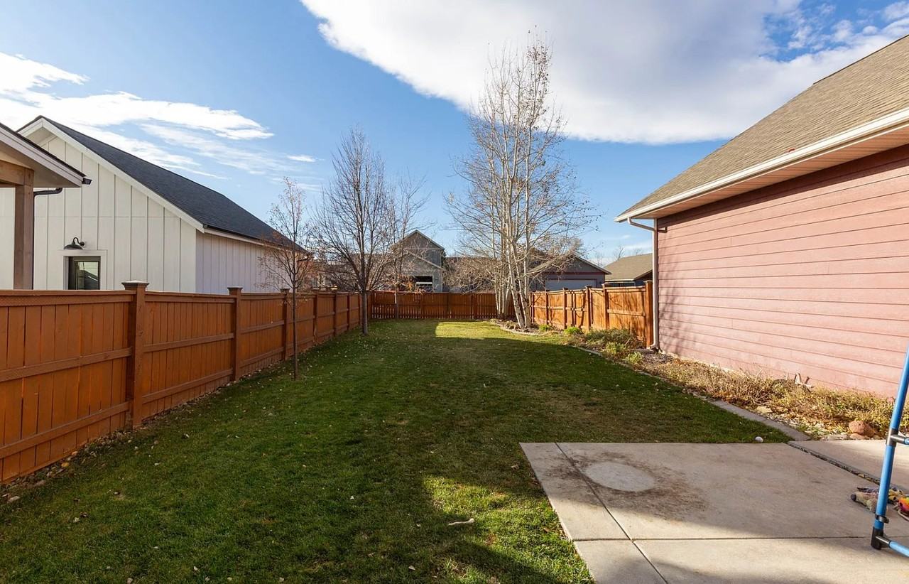 3381 S 27th Ave - Photo 3 of 17
