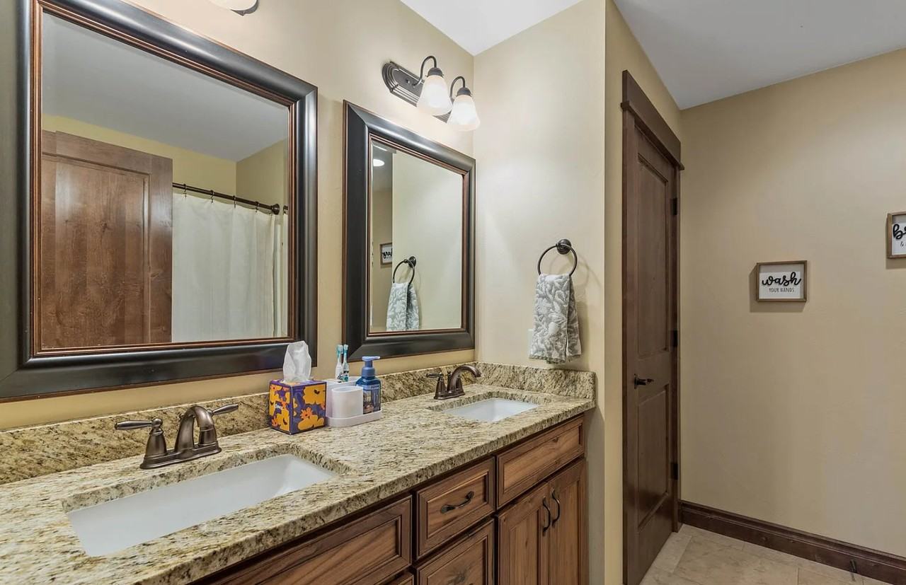 3381 S 27th Ave - Photo 4 of 17