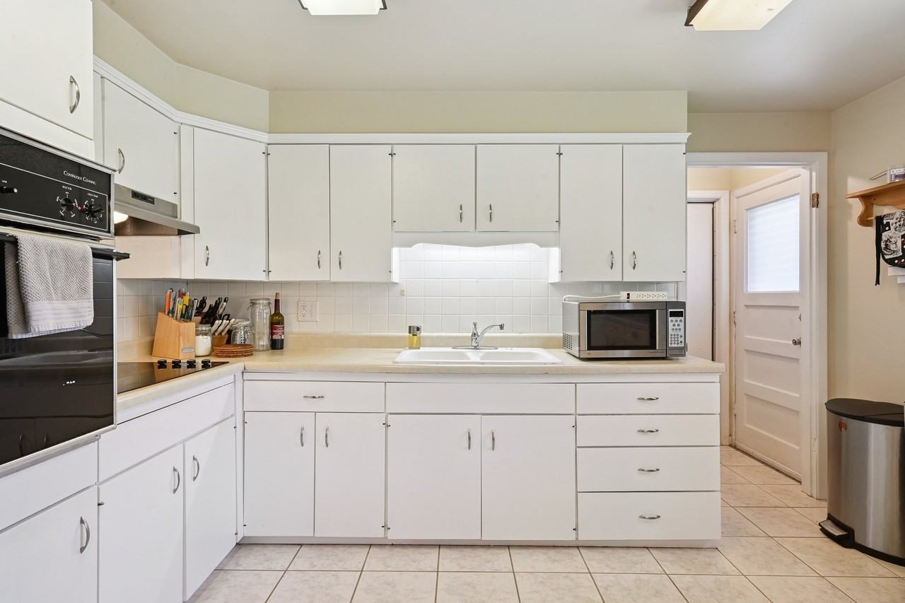 8250 Chase Way - Photo 6 of 9