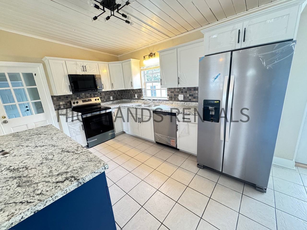 1613 Hitakee Ave - Photo 3 of 15