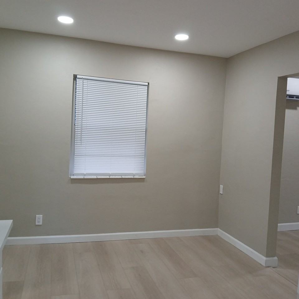 4055 46th Ave N - Photo 4 of 20