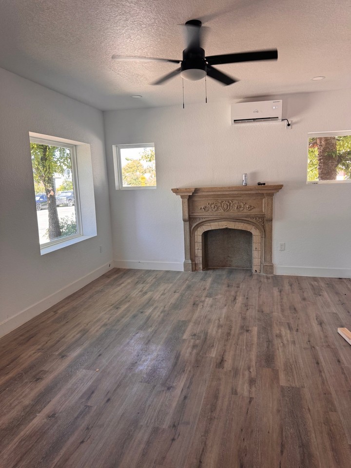 2402 Saunders Ave - Photo 2 of 7