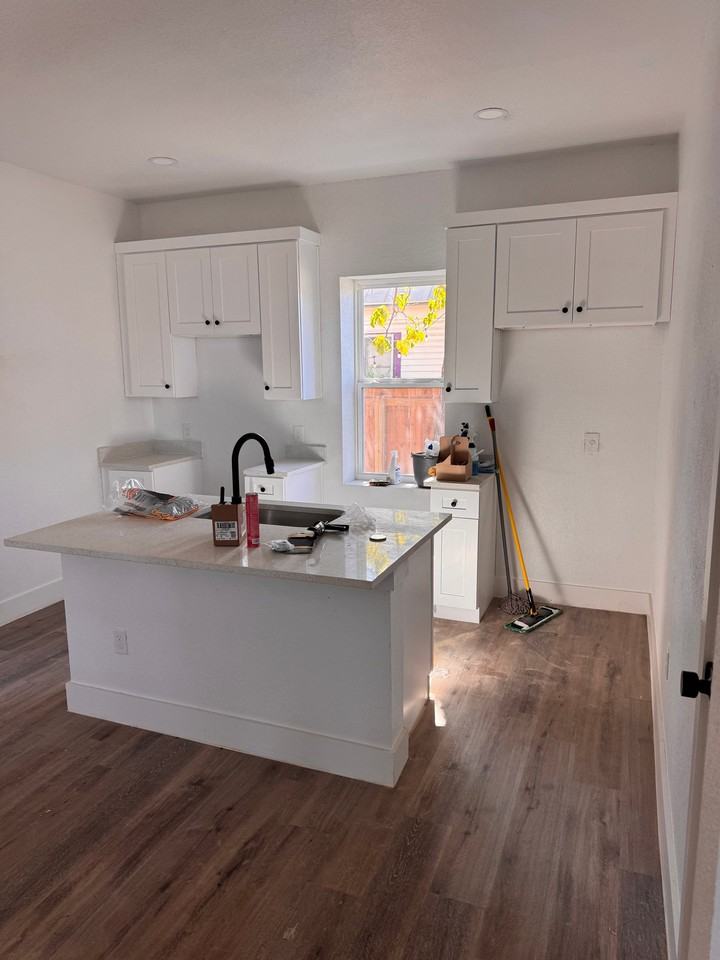 2402 Saunders Ave - Photo 6 of 7