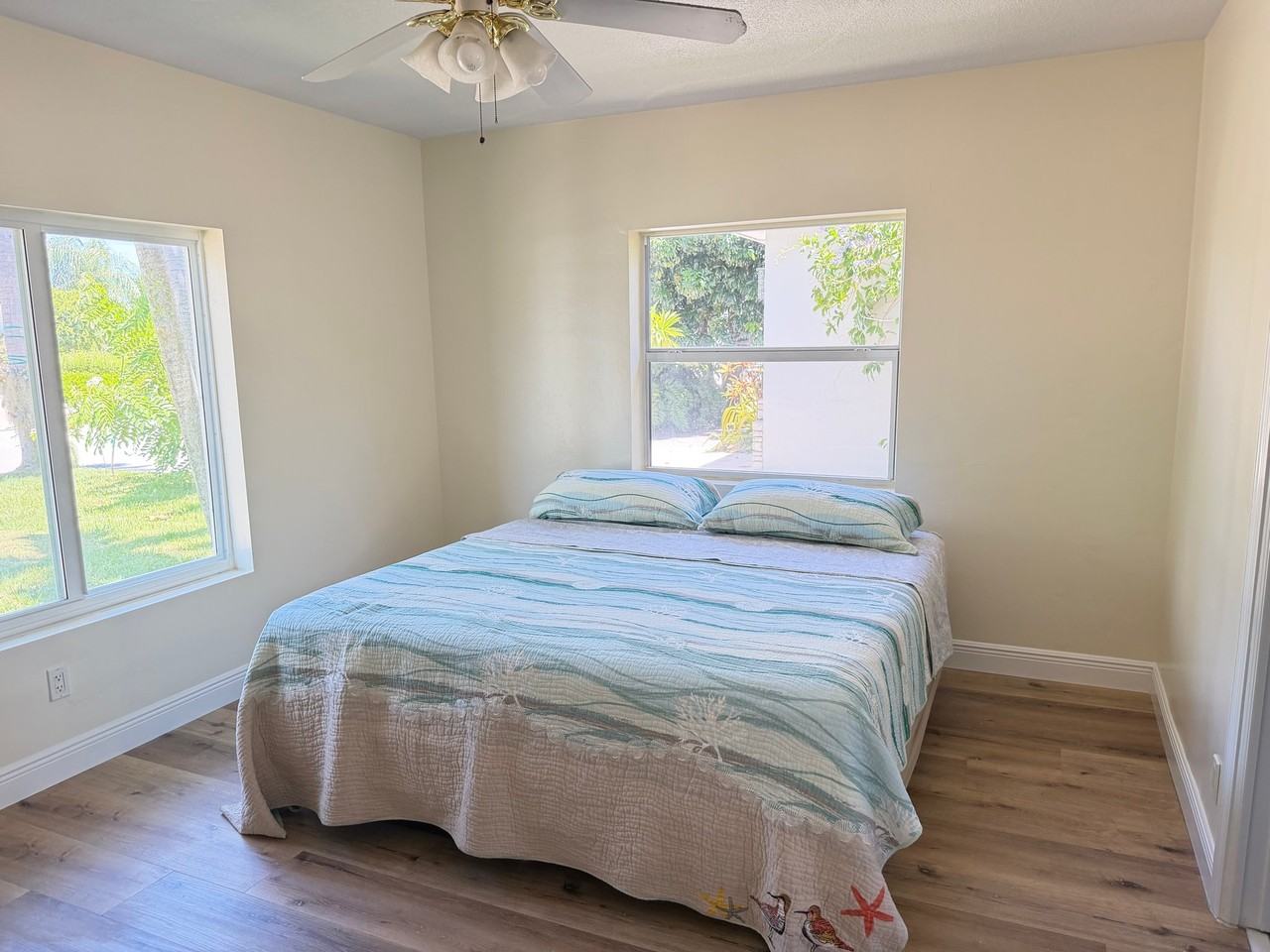111 Vassar Dr - Photo 4 of 12