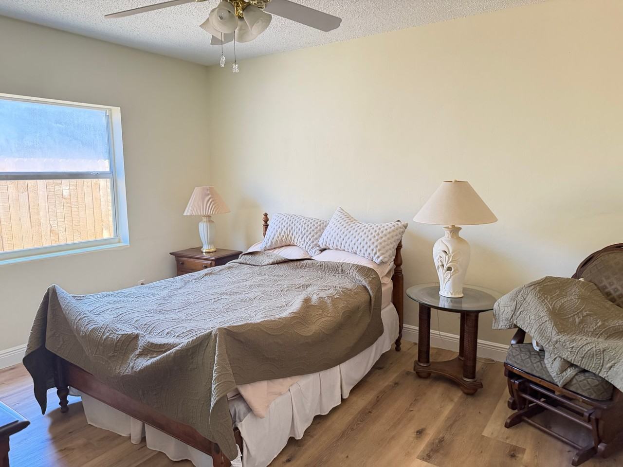111 Vassar Dr - Photo 5 of 12