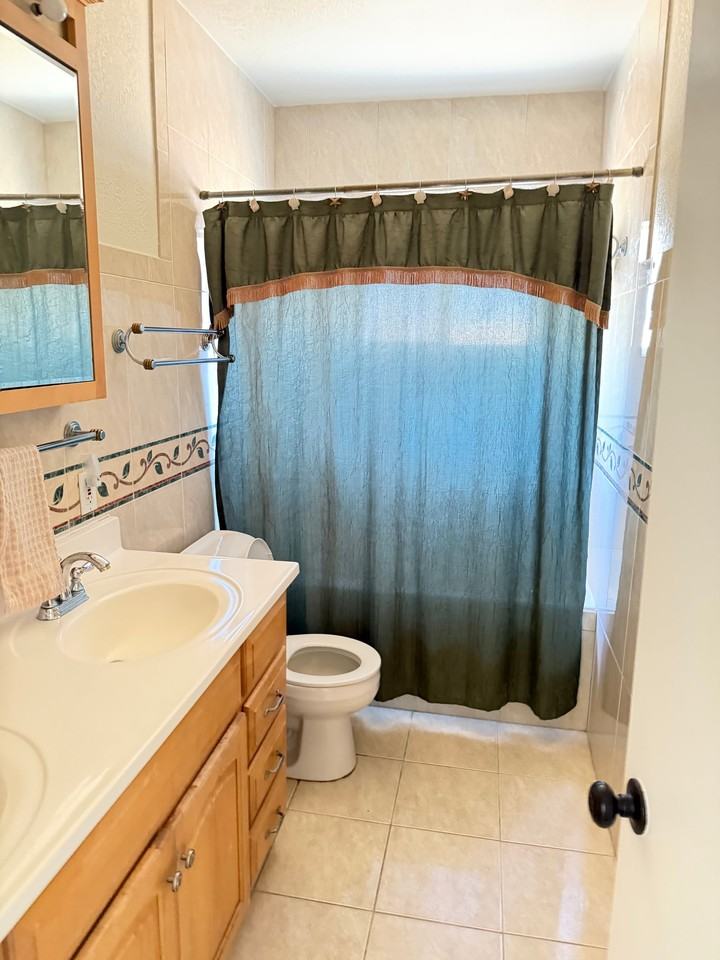 111 Vassar Dr - Photo 6 of 12