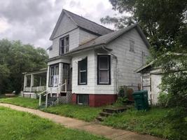 featured image of 1103 E Prairie St