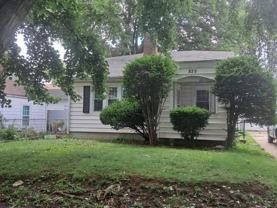 825 W Division St - Photo 1 of 1