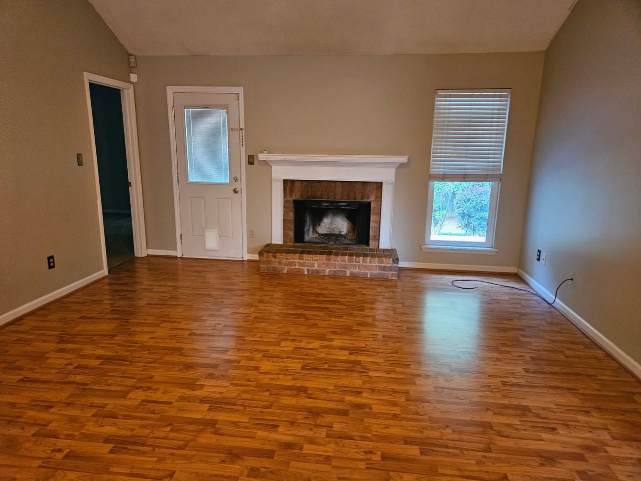 3877 Villa Ln - Photo 5 of 18