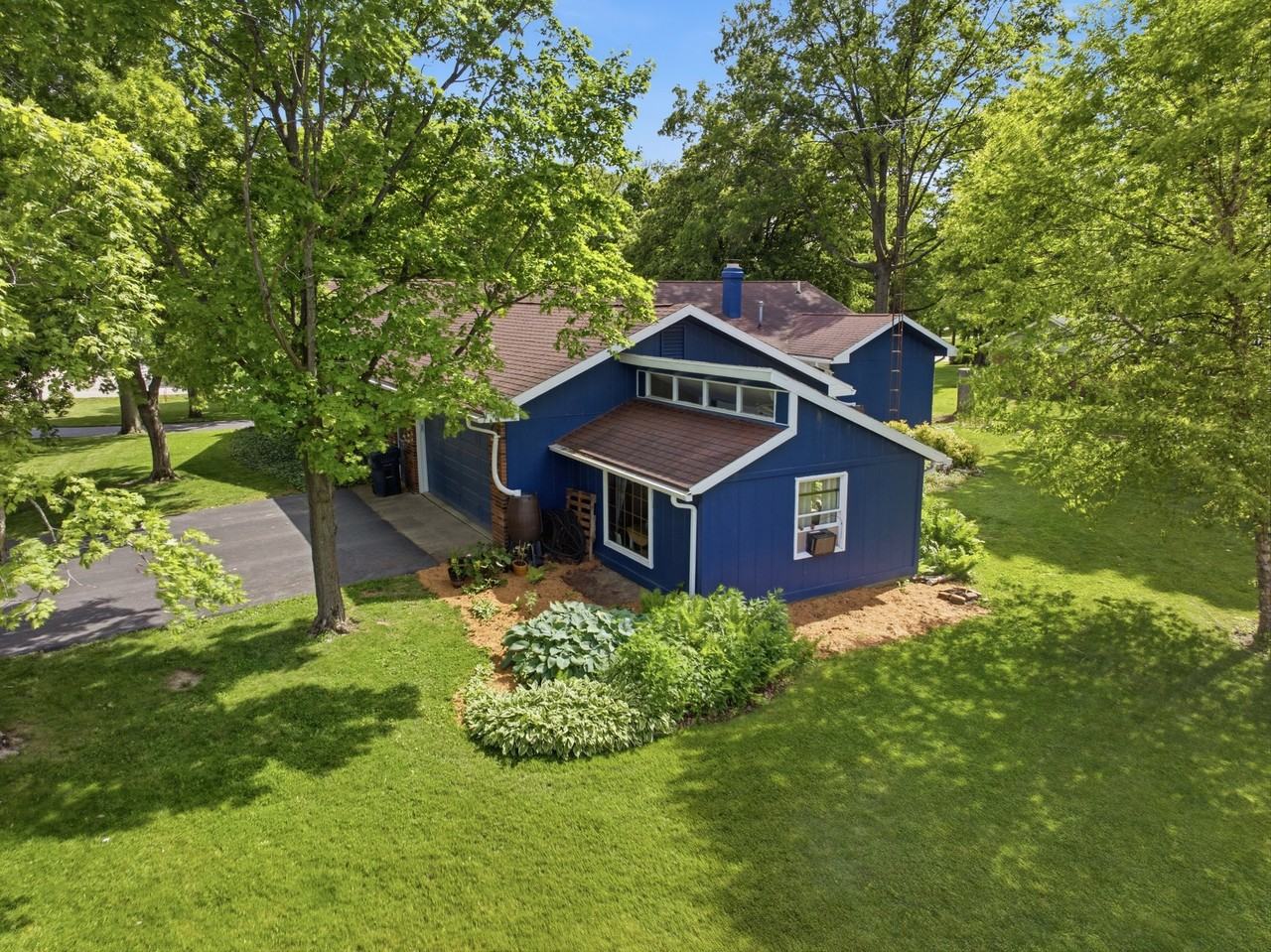 526 W Reade Ave - Photo 2 of 17