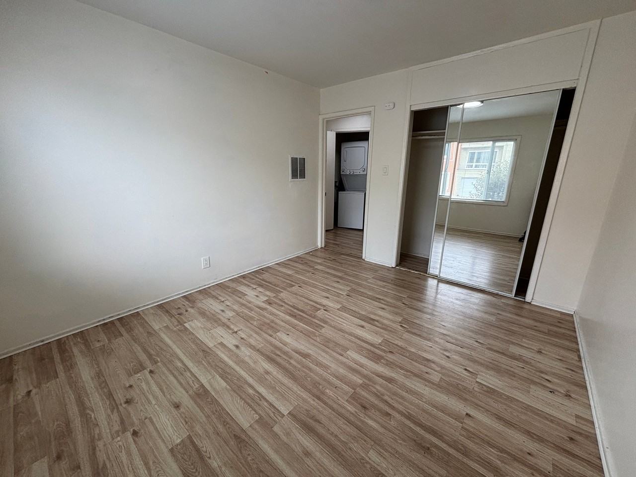 3241 Taraval St #1 - Photo 4 of 10