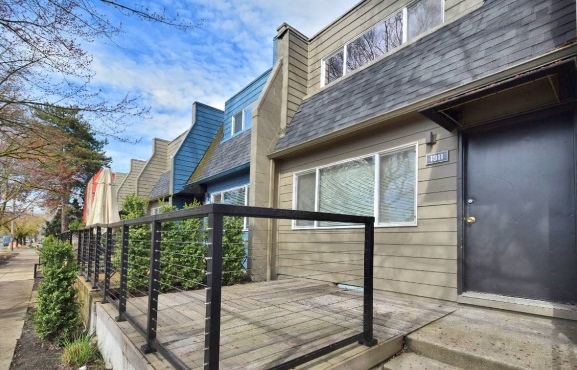 1907 Se Tibbetts St #1907 - Photo 2 of 17