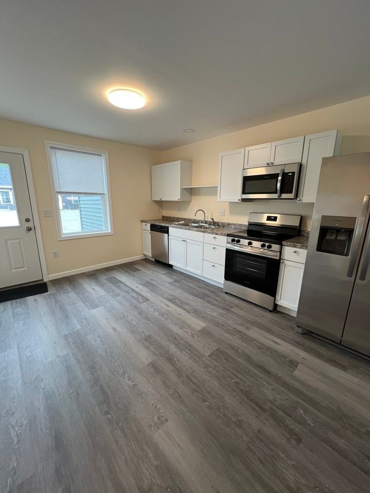 16 Boulder Dr #12 - Photo 3 of 20