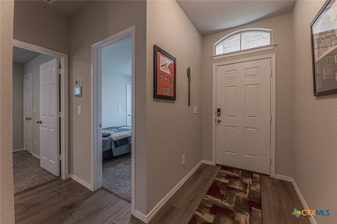 2317 Aylesbury Dr - Photo 4 of 33