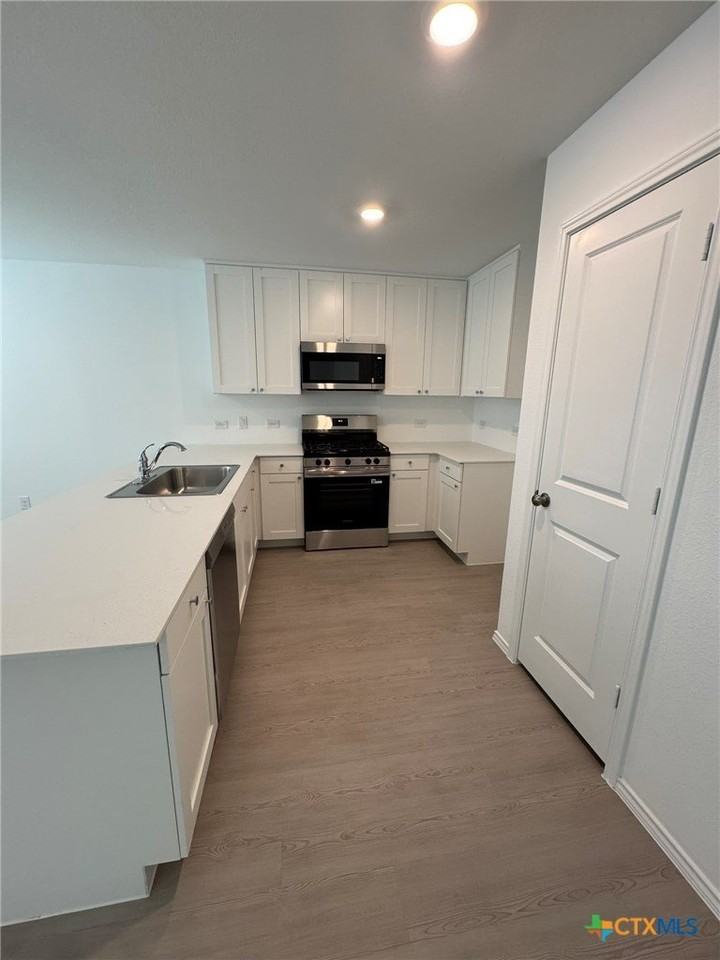 317 Trinity River Holw - Photo 2 of 20