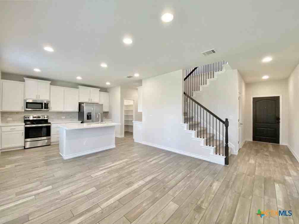 208 Caisson Trl - Photo 3 of 40