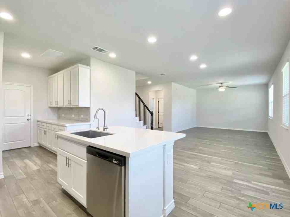 208 Caisson Trl - Photo 5 of 40