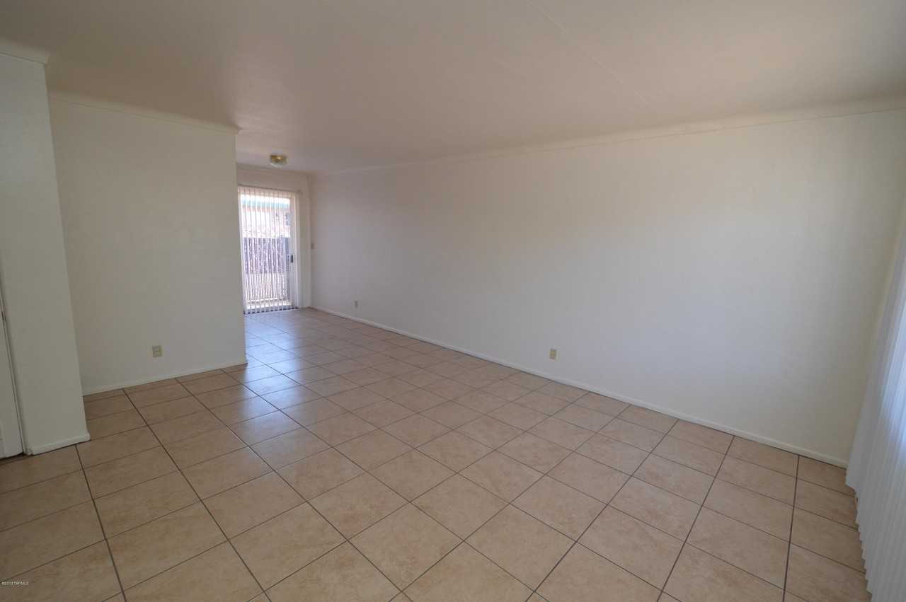 4333 E Bellevue St #2 - Photo 5 of 10