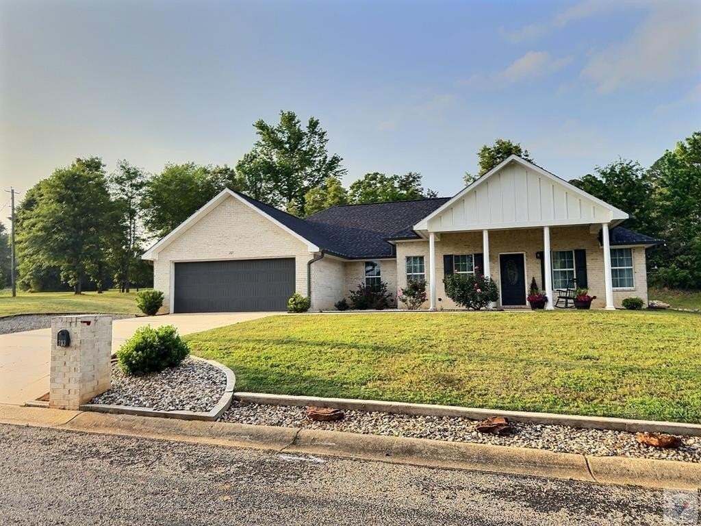 703 Willow Oak Dr - Photo 2 of 32