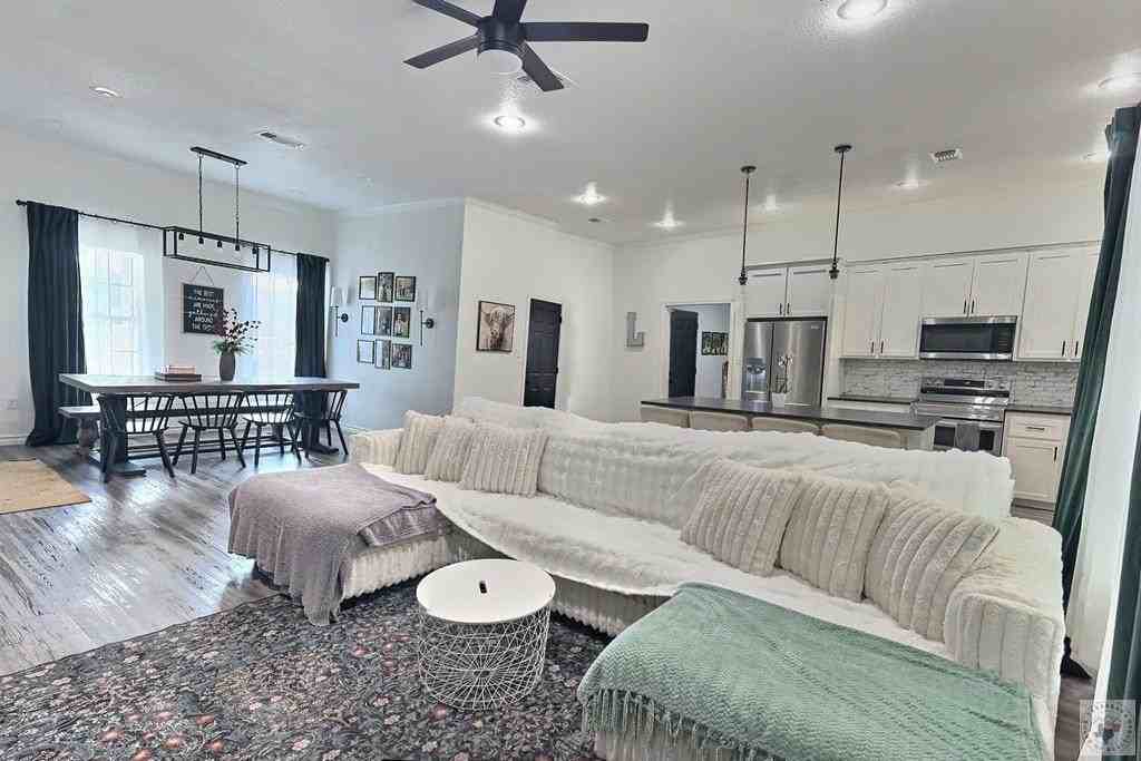 703 Willow Oak Dr - Photo 7 of 32