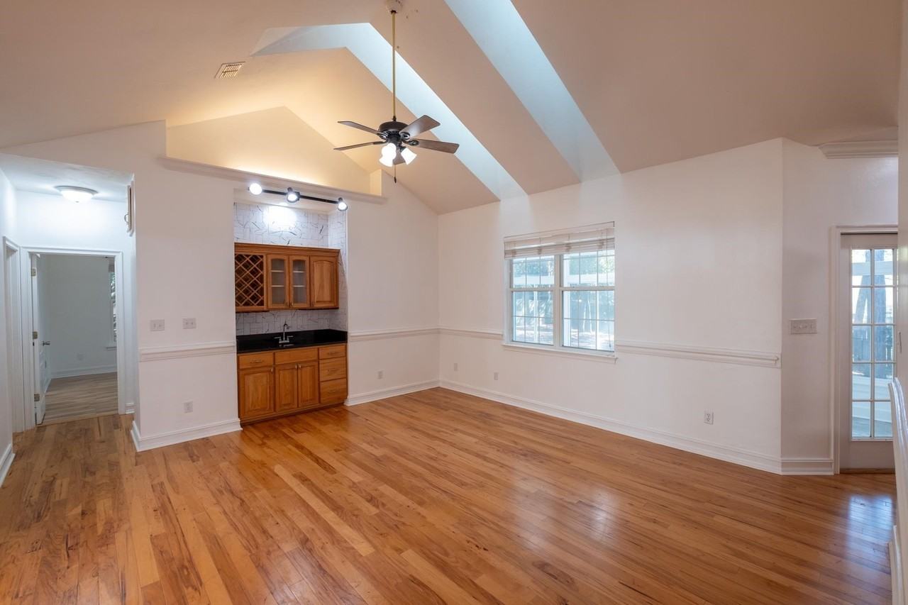 3510 Gardenview Way - Photo 7 of 40