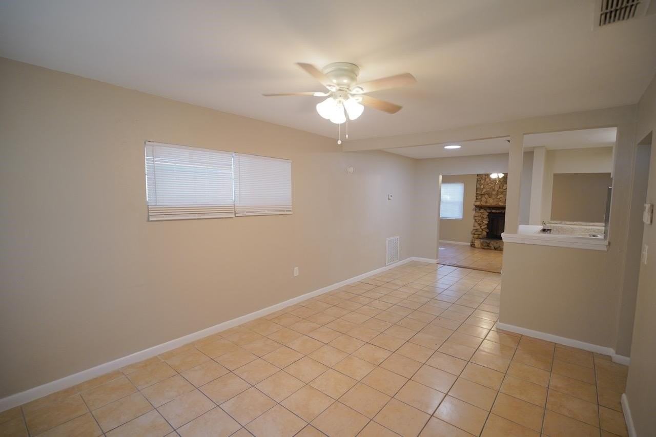 2808 Southwood Dr - Photo 2 of 25