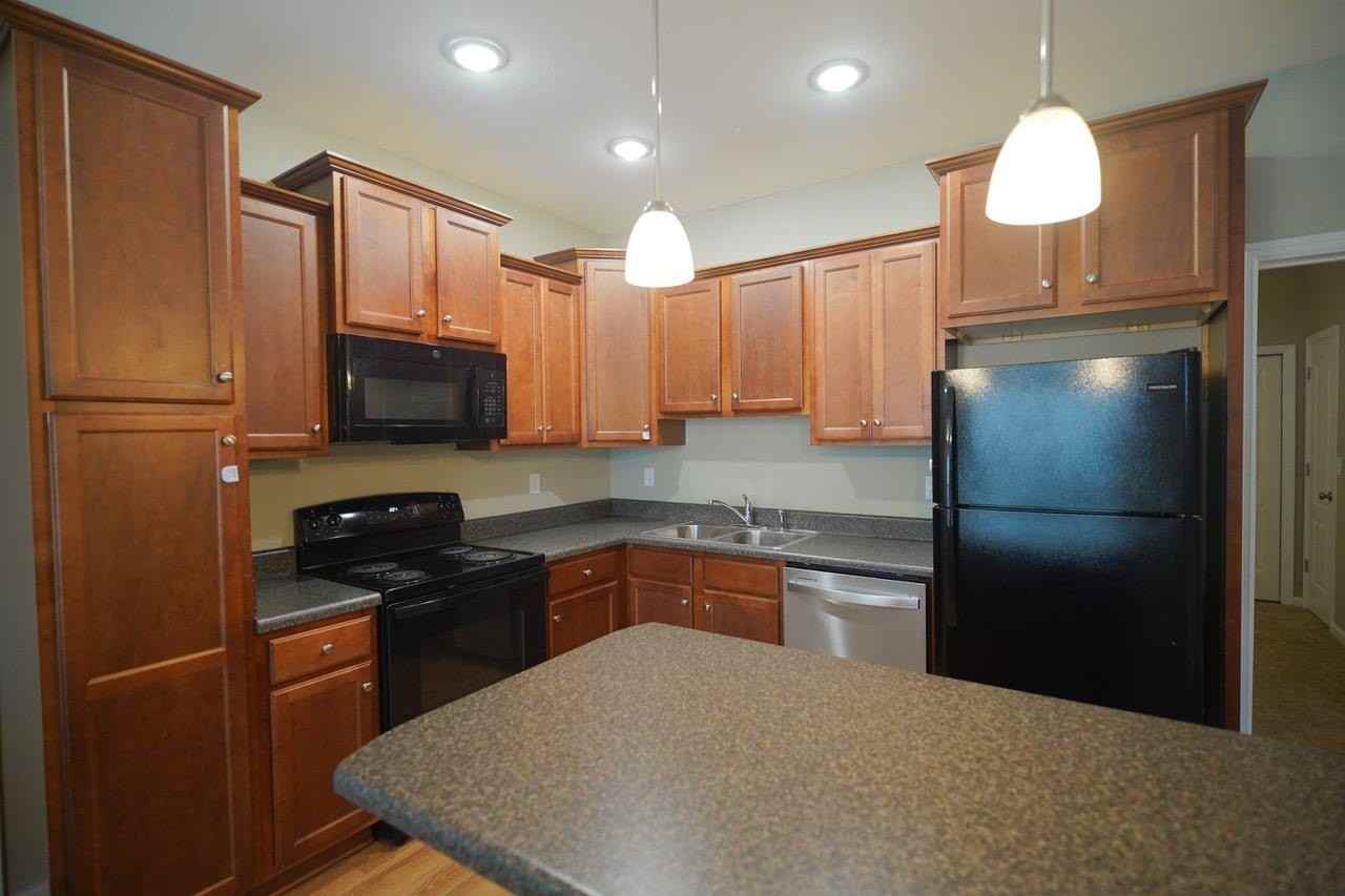 1939 Ann Arbor Ave - Photo 4 of 26