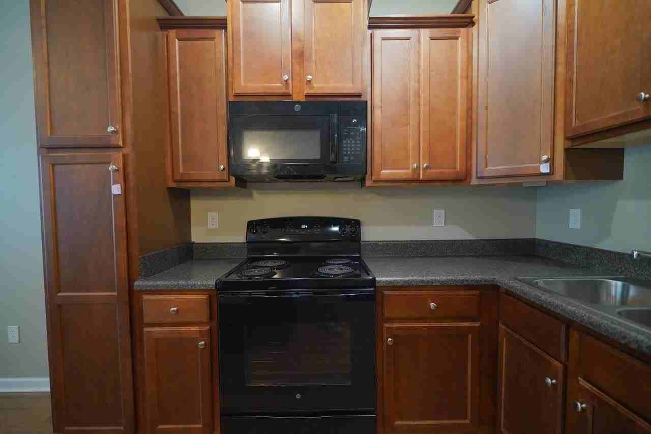 1939 Ann Arbor Ave - Photo 5 of 26