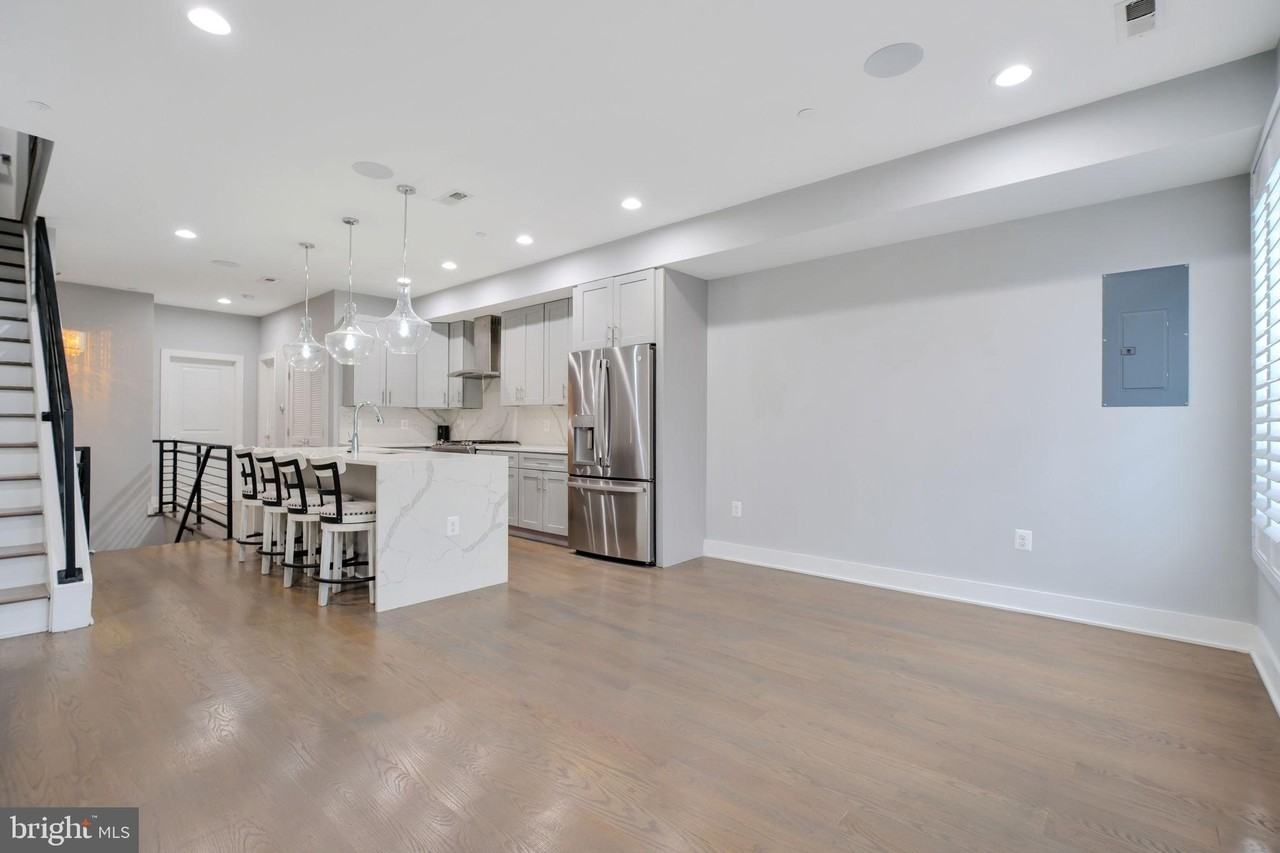 1632 K St Ne #PH - Photo 3 of 16