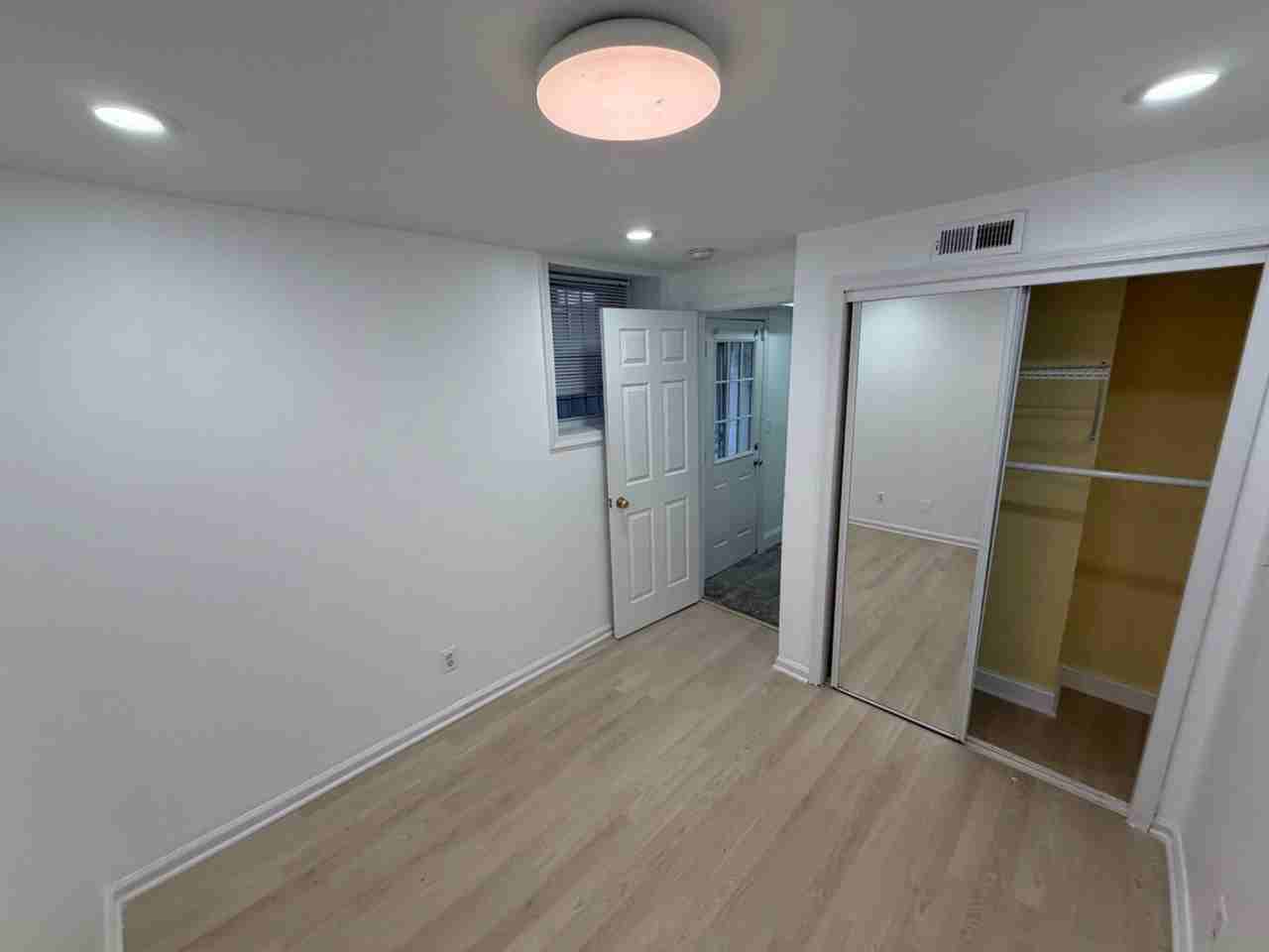 1605 New Jersey Ave Nw - Photo 5 of 12