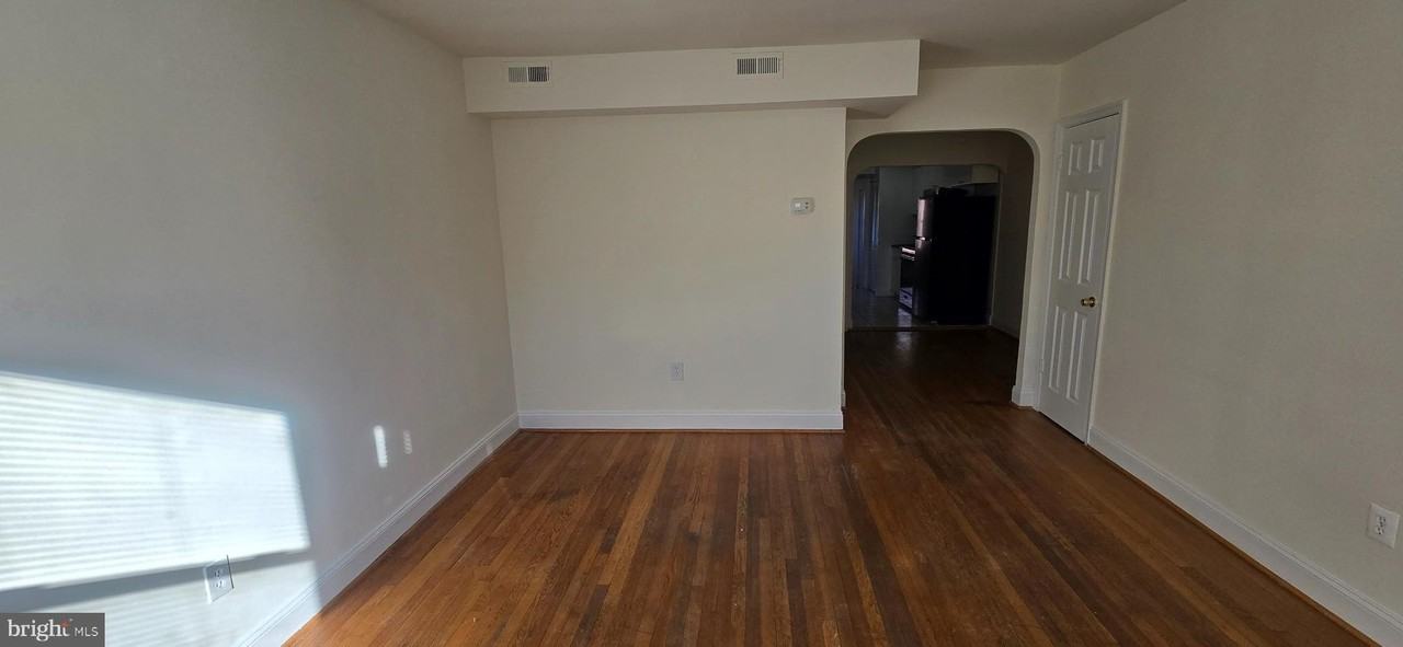 1516 F St Ne #3 - Photo 2 of 14