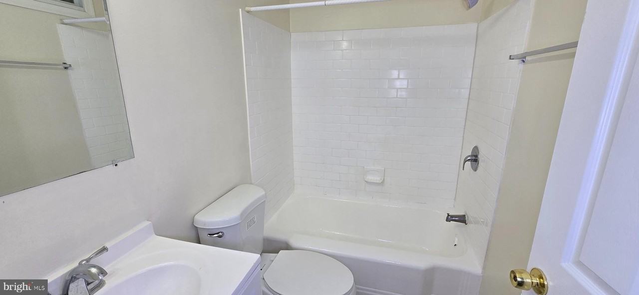 1516 F St Ne #3 - Photo 5 of 14