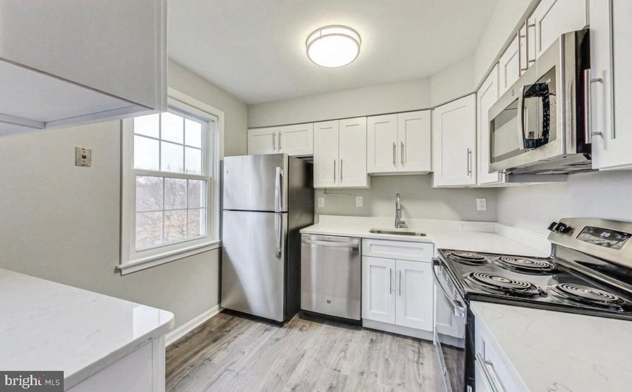 2012 Fort Davis St Se #201 - Photo 2 of 10