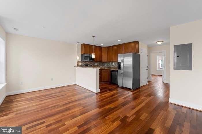 911 Kennedy St Nw #13 - Photo 2 of 17