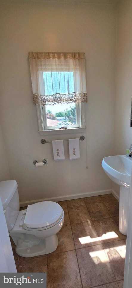 8418 Geneva Rd - Photo 7 of 50