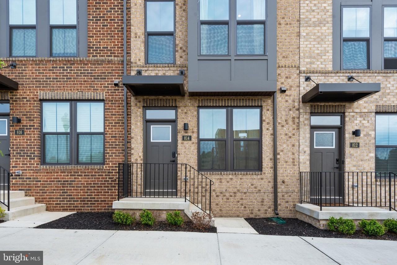 814 Watts St - Photo 3 of 35