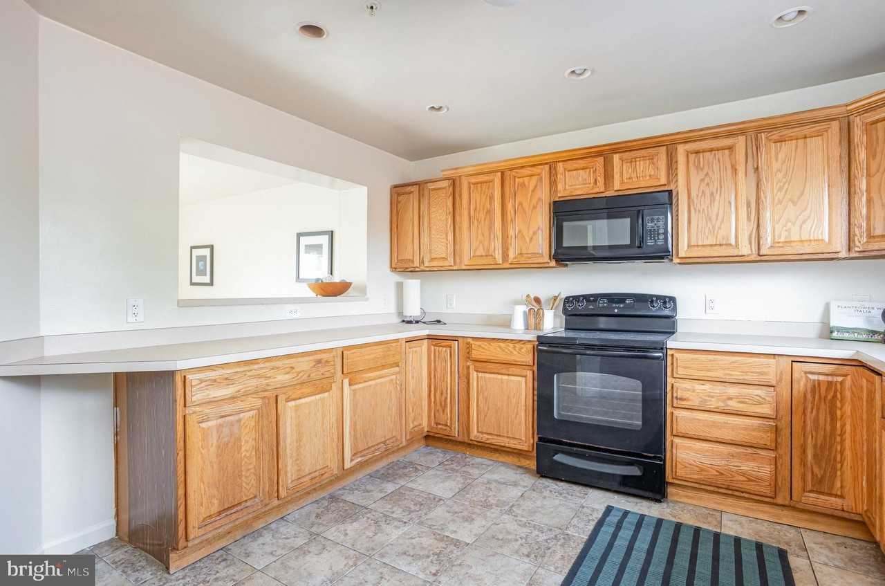 5227 Crowson Ave #2 - Photo 6 of 16