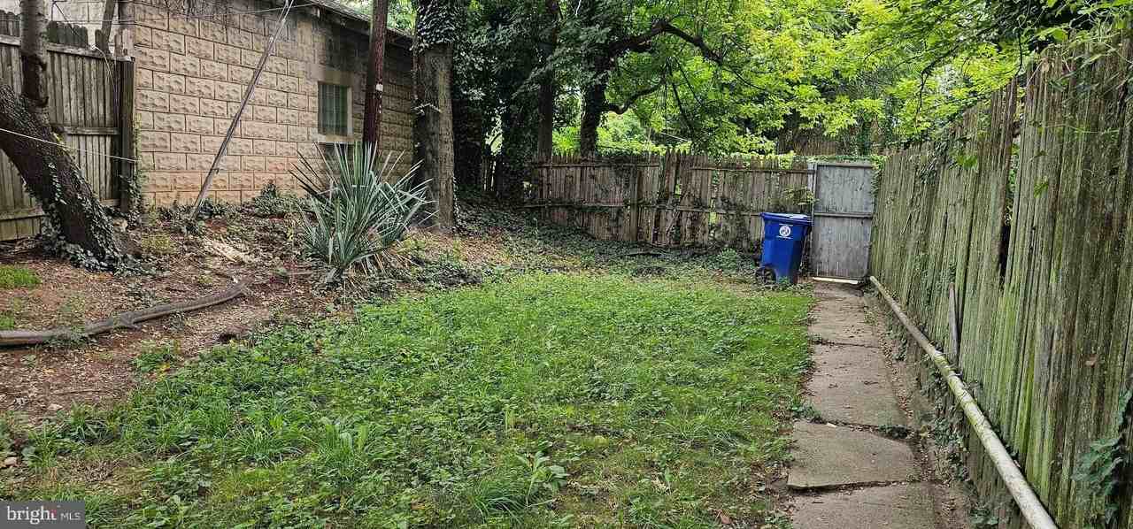 4031 Greenmount Ave - Photo 2 of 13