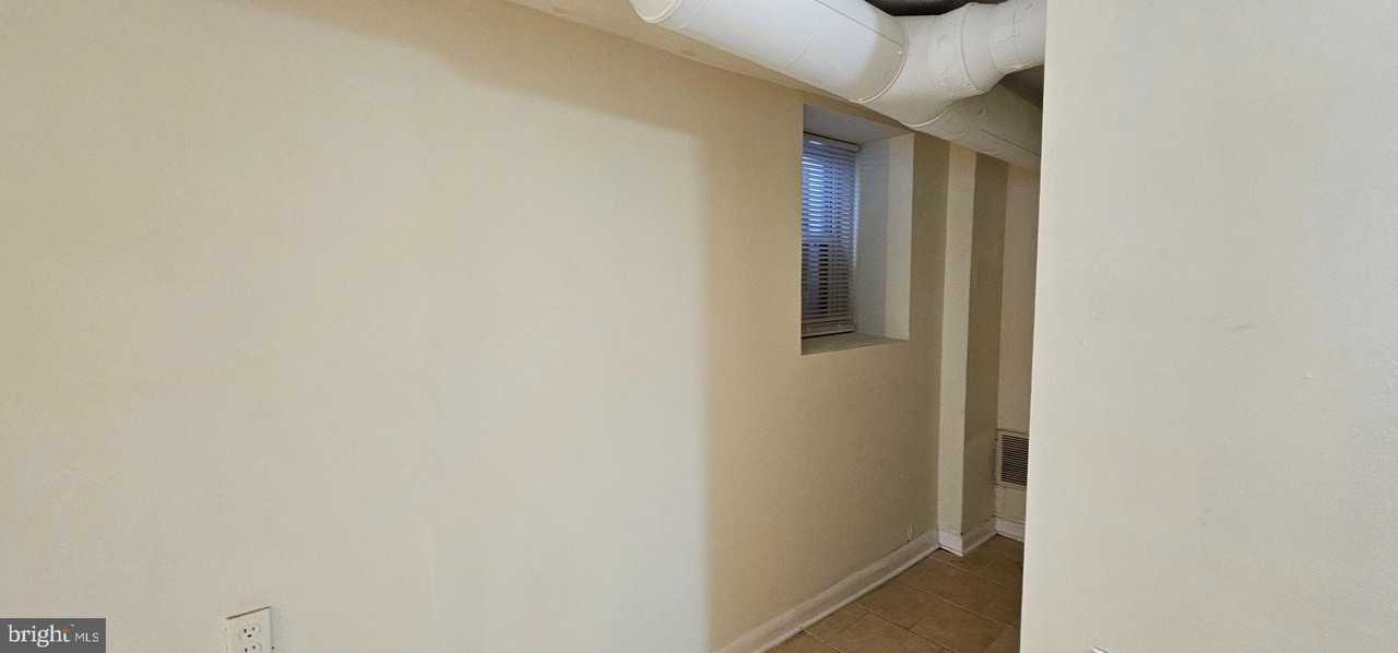 4031 Greenmount Ave - Photo 7 of 13