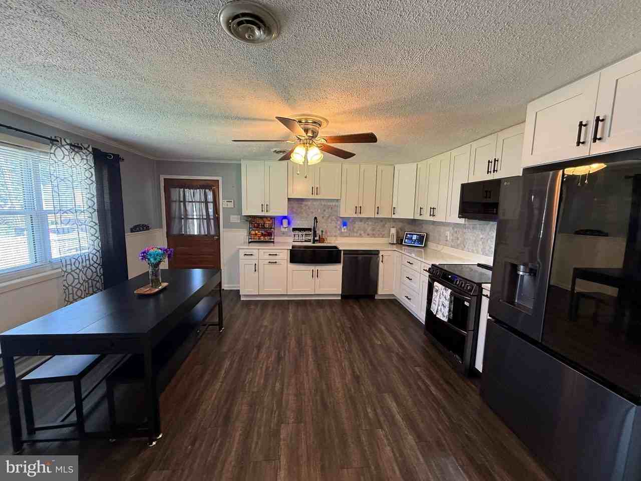 3028 Tennessee Ave - Photo 3 of 30