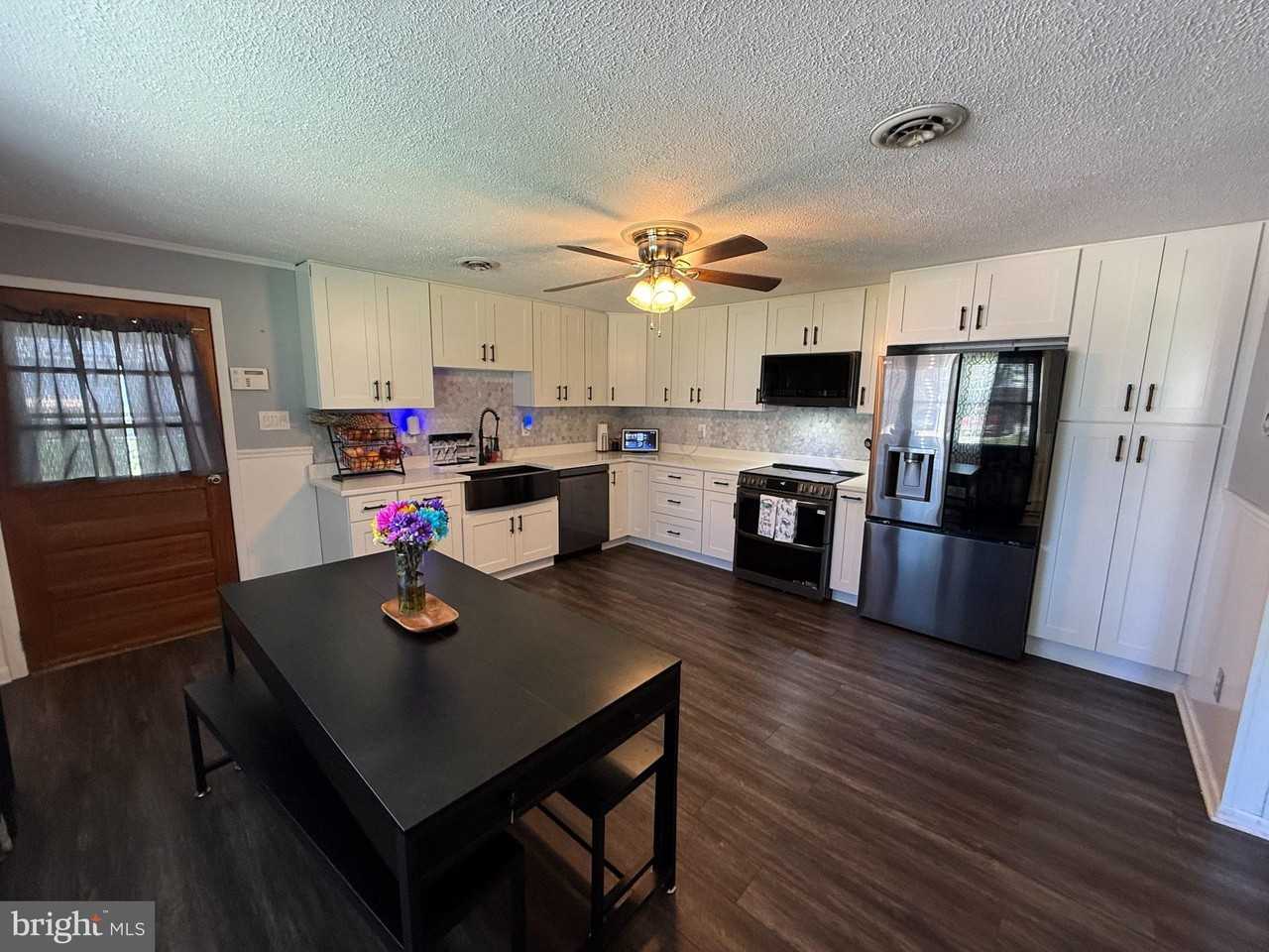 3028 Tennessee Ave - Photo 4 of 30