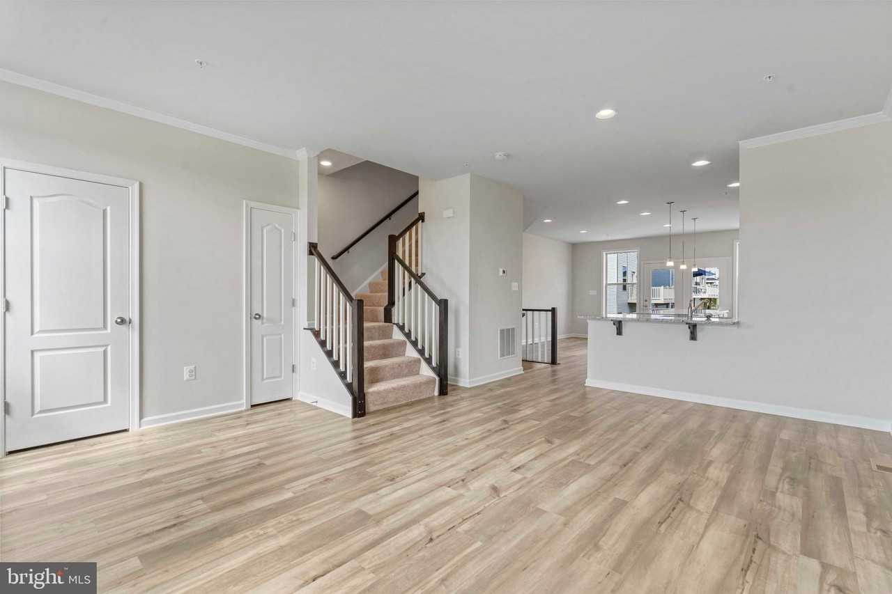 5903 Garden Walk Dr - Photo 4 of 32