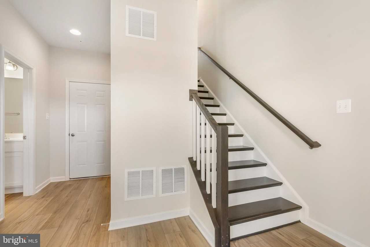 420 Herringbone Way - Photo 2 of 34