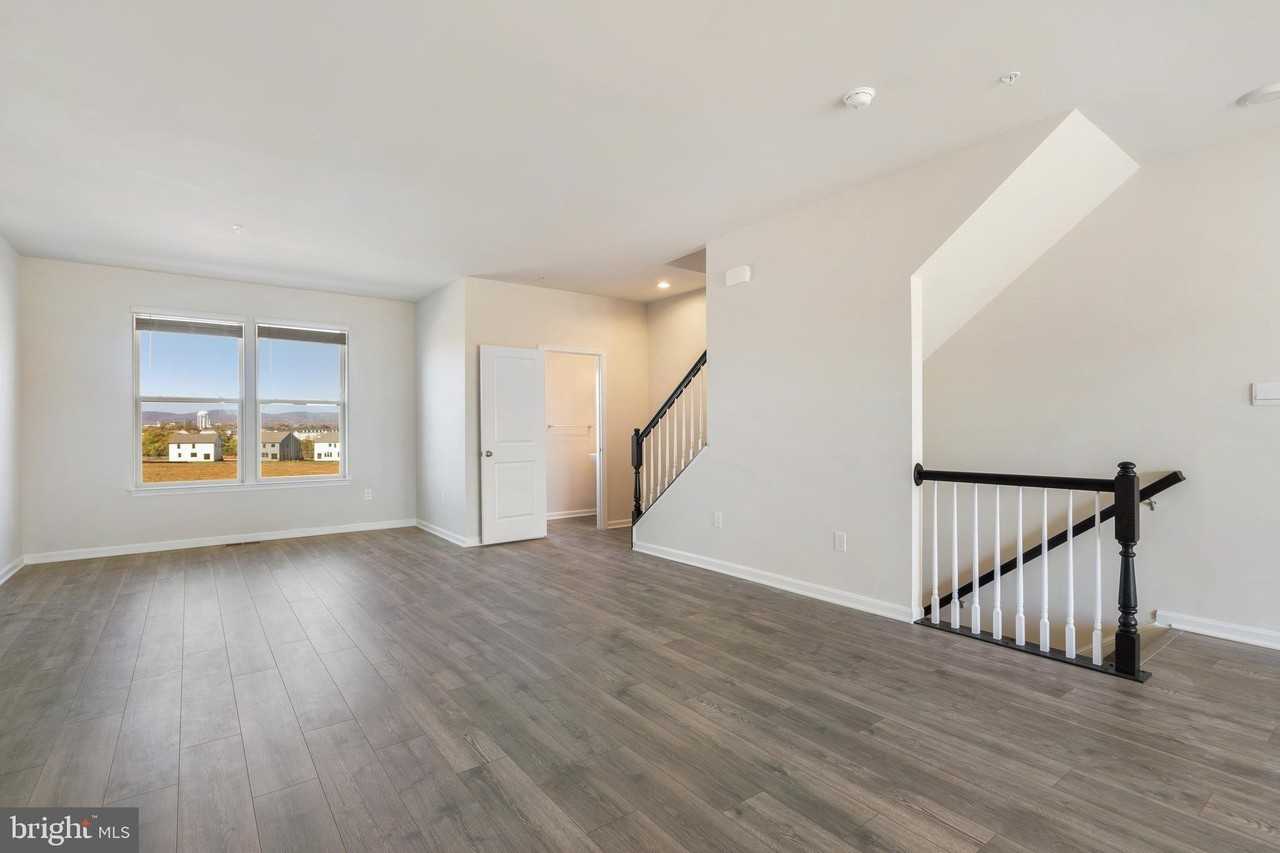 420 Herringbone Way - Photo 5 of 34