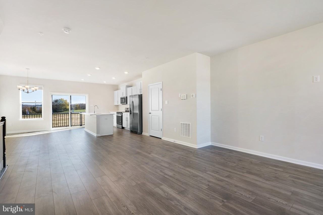 420 Herringbone Way - Photo 7 of 34