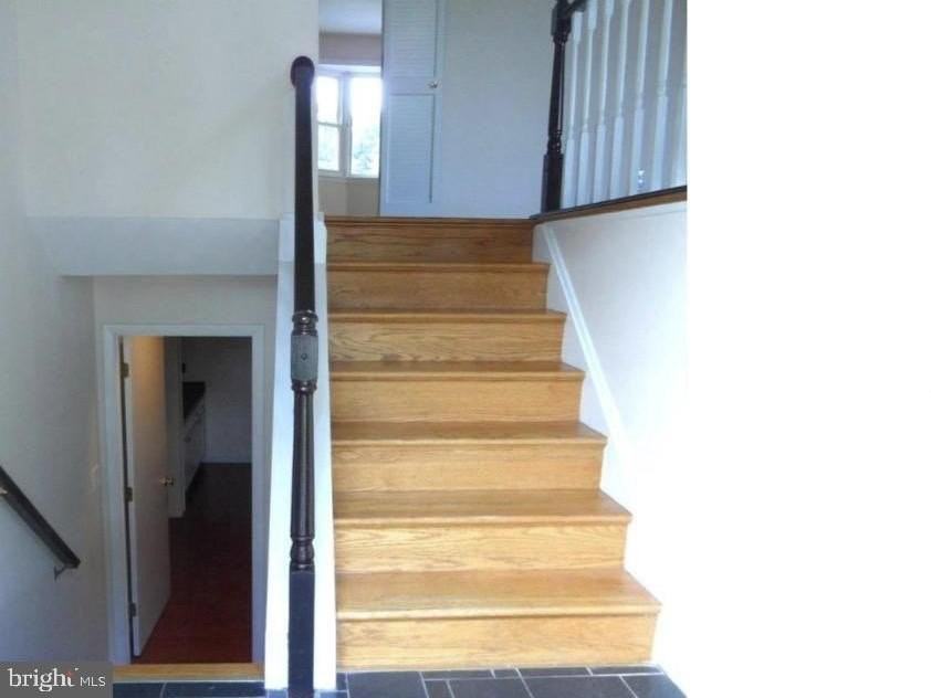 9400 Tiller Dr - Photo 4 of 23