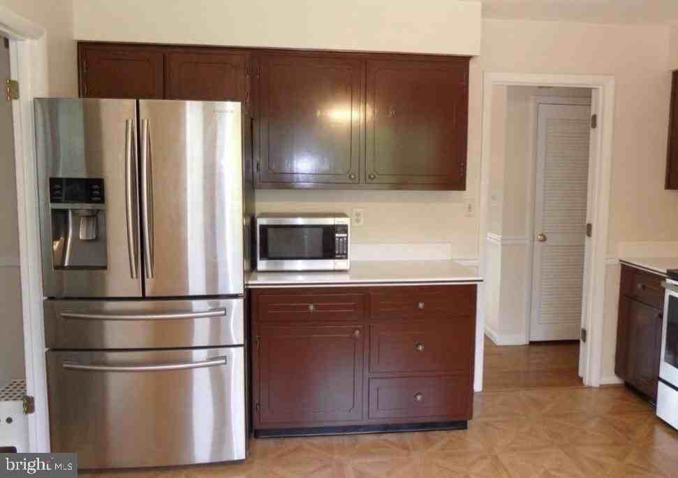9400 Tiller Dr - Photo 7 of 30